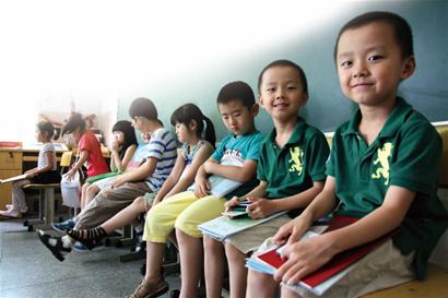 市內四區小學報名 學生現場秀才藝