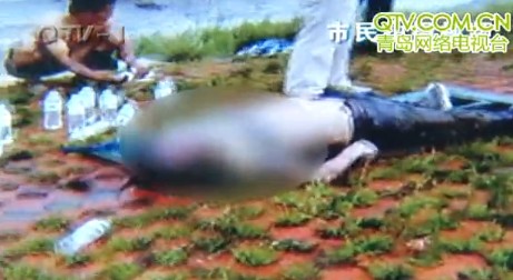 青島居民海灘散步發現男尸 面部青紫鼻腔淌血