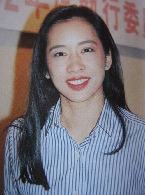 郭晶晶霍啟剛婚禮堪比公婆當年 婆婆朱玲玲年輕私密照曝光