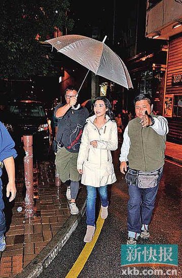 葉玉卿與長女逛街 復出拍戲老公陪伴