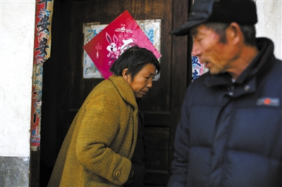 12月18日，閔擁軍父母稱，案發前兒子是癲癇癥發作跑出去。
