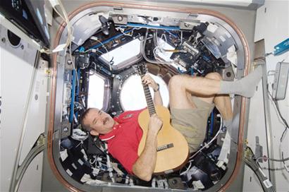 加拿大航天員拍下青島太空照 膠州灣大橋成地標(biāo)