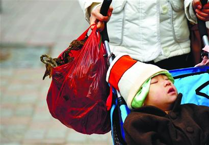 市民捐款遭紅棗媽媽拒絕 狂買棗獻(xiàn)愛(ài)心